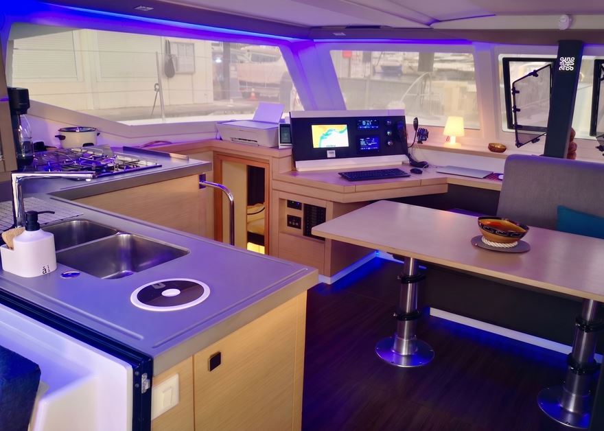 photo vente FOUNTAINE PAJOT&nbsp;LUCIA 40